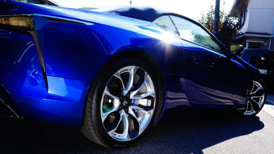 キャリパー塗装施工事例：レクサスLC500コンバーチブル　キャリパー塗装ローター塗装COLOR:#1115 Deep marine blue＆#005 Deep coal black　ローター加工Type:C8SD　表面ハイポリッシュ加工　ロゴマシニング加工 IMG20_2215_Yl4Rkb_sub10.jpg