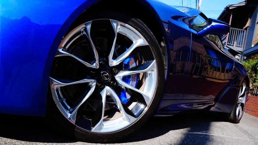 キャリパー塗装施工事例：レクサスLC500コンバーチブル　キャリパー塗装ローター塗装COLOR:#1115 Deep marine blue＆#005 Deep coal black　ローター加工Type:C8SD　表面ハイポリッシュ加工　ロゴマシニング加工 IMG20_2215_Yl4Rkb_sub4.jpg