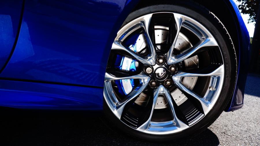 キャリパー塗装施工事例：レクサスLC500コンバーチブル　キャリパー塗装ローター塗装COLOR:#1115 Deep marine blue＆#005 Deep coal black　ローター加工Type:C8SD　表面ハイポリッシュ加工　ロゴマシニング加工 IMG20_2215_Yl4Rkb_sub7.jpg