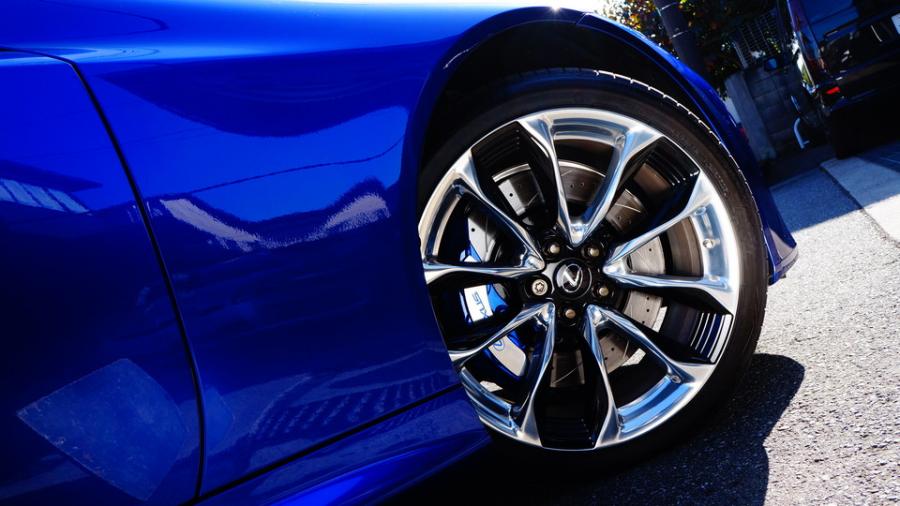 キャリパー塗装施工事例：レクサスLC500コンバーチブル　キャリパー塗装ローター塗装COLOR:#1115 Deep marine blue＆#005 Deep coal black　ローター加工Type:C8SD　表面ハイポリッシュ加工　ロゴマシニング加工 IMG20_2215_Yl4Rkb_sub8.jpg