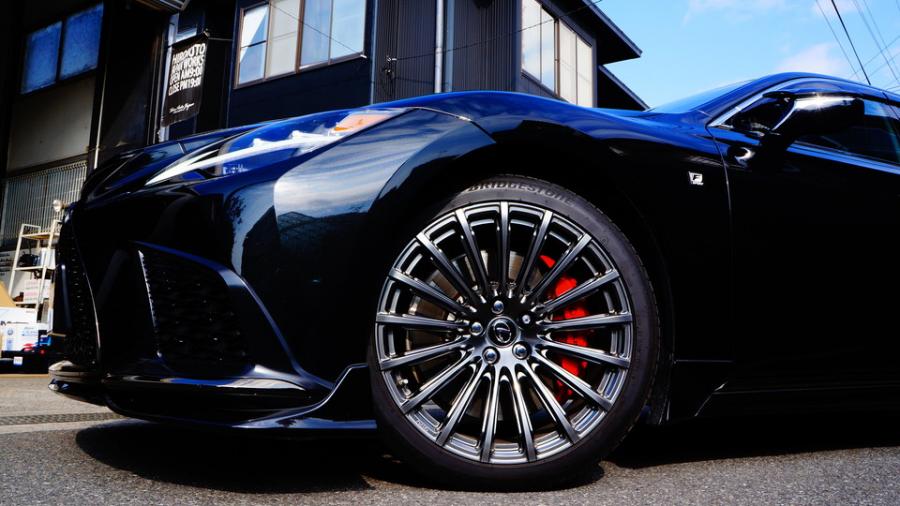 キャリパー塗装施工事例：レクサスLS500Fスポーツ　キャリパー塗装COLOR：#001 Italian losso solid IMG20_2221_Ju8Aix_sub4.jpg