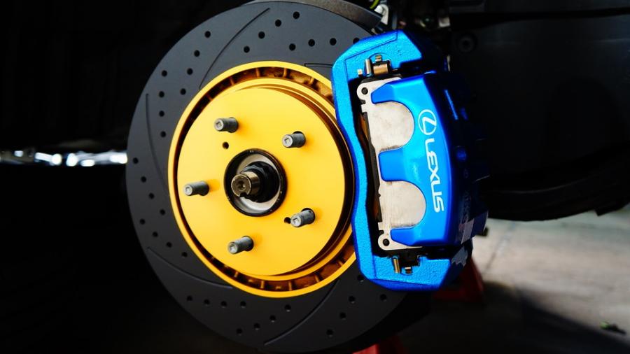 キャリパー塗装施工事例：レクサス200　キャリパー塗装ローター塗装COLOR:#1111 Charm gross candy blue＆#003 Tokyo midnight gold　ローター加工Type:C6S8D IMG20_2224_tZrqOc_sub1.jpg