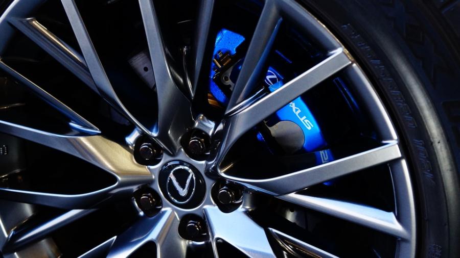 キャリパー塗装施工事例：レクサス200　キャリパー塗装ローター塗装COLOR:#1111 Charm gross candy blue＆#003 Tokyo midnight gold　ローター加工Type:C6S8D IMG20_2224_tZrqOc_sub5.jpg