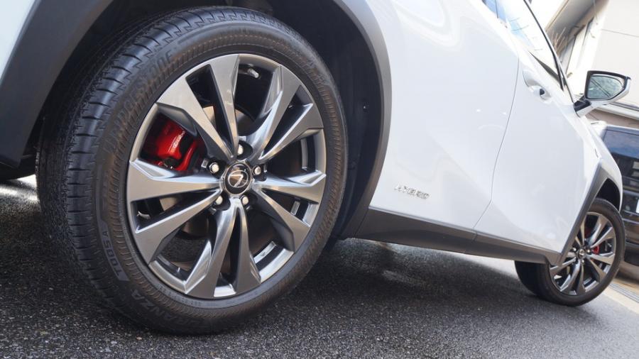 キャリパー塗装施工事例：レクサスUX250h　キャリパー塗装COLOR:#001 Italian losso solid IMG20_2258_2OHMku_sub6.jpg