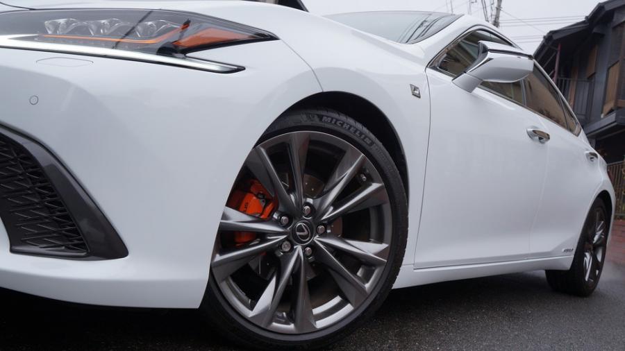 キャリパー塗装施工事例：レクサスES300ｈ　キャリパー塗装COLOR:#1116 Acid green　ローター加工Type:DP IMG20_2267_RStcCd_sub3.jpg