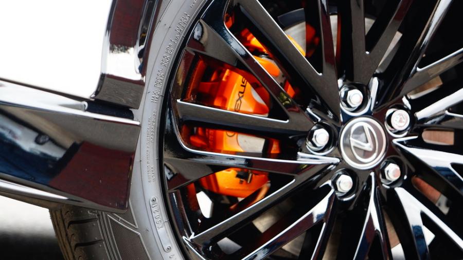 キャリパー塗装施工事例：レクサスRX　キャリパー塗装COLOR:#098 honey of pearl orange IMG20_2271_MndpGZ_sub4.jpg