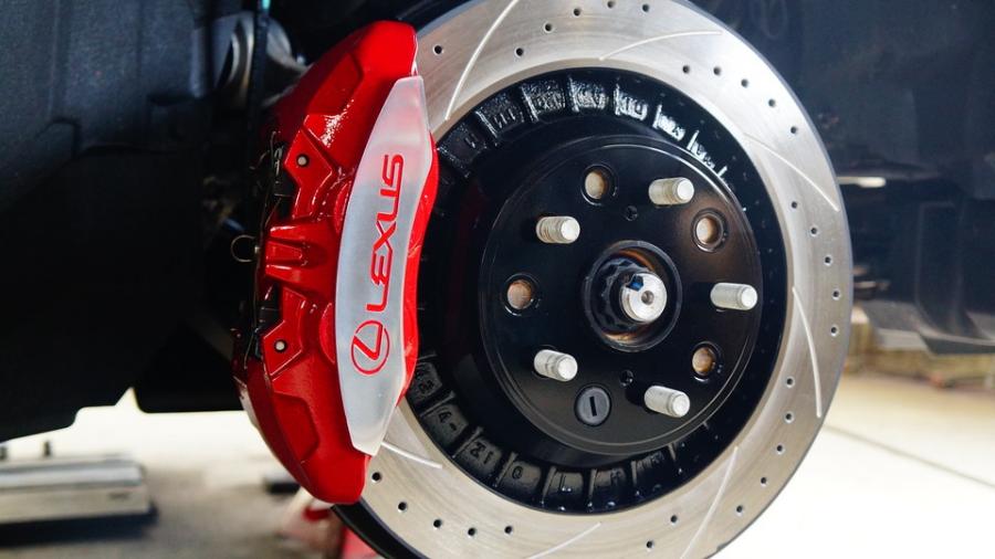 キャリパー塗装施工事例：レクサスLC　キャリパー塗装＆ローター塗装COLOR:#1102 Charm gross candy red＆#005 Deep coal blackローター加工Type:C6S8D　表面ハイポリッシュ加工 IMG20_2291_LEejEO_sub2.jpg