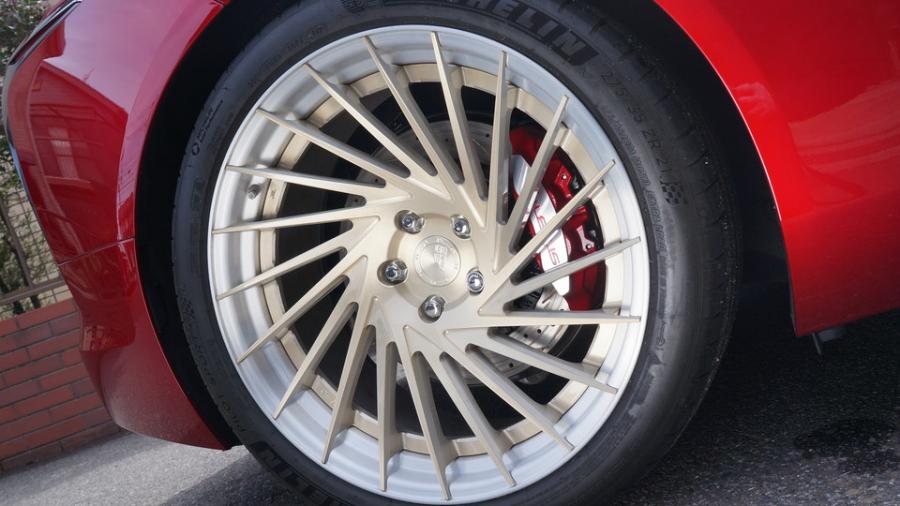 キャリパー塗装施工事例：レクサスLC　キャリパー塗装＆ローター塗装COLOR:#1102 Charm gross candy red＆#005 Deep coal blackローター加工Type:C6S8D　表面ハイポリッシュ加工 IMG20_2291_LEejEO_sub5.jpg