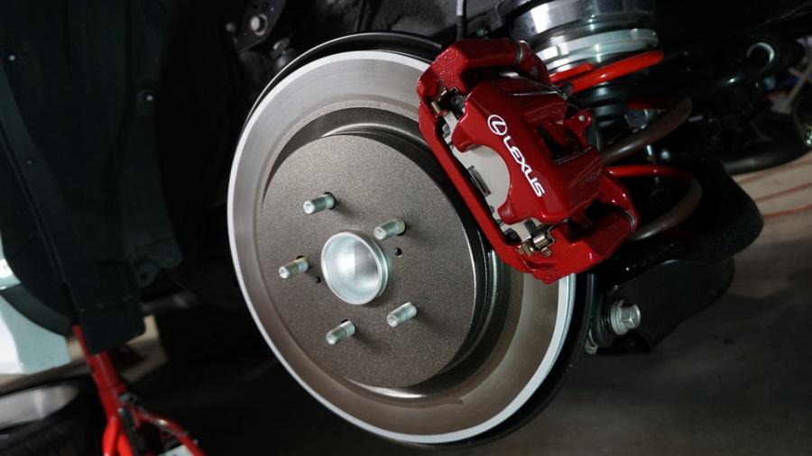 キャリパー塗装施工事例：レクサスRX300Fスポーツ　キャリパー塗装COLOR:#010 premiun rouge candy red　ローター塗装COLOR:#004 Blast light gray metalic IMG20_2321_mquwEV_sub2.jpg