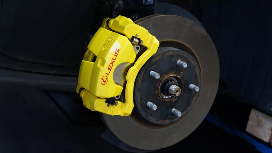 キャリパー塗装施工事例：レクサスES　キャリパー塗装COLOR:#020 hawaiian passion yellow IMG20_2349_RRPSh7_sub1.jpg