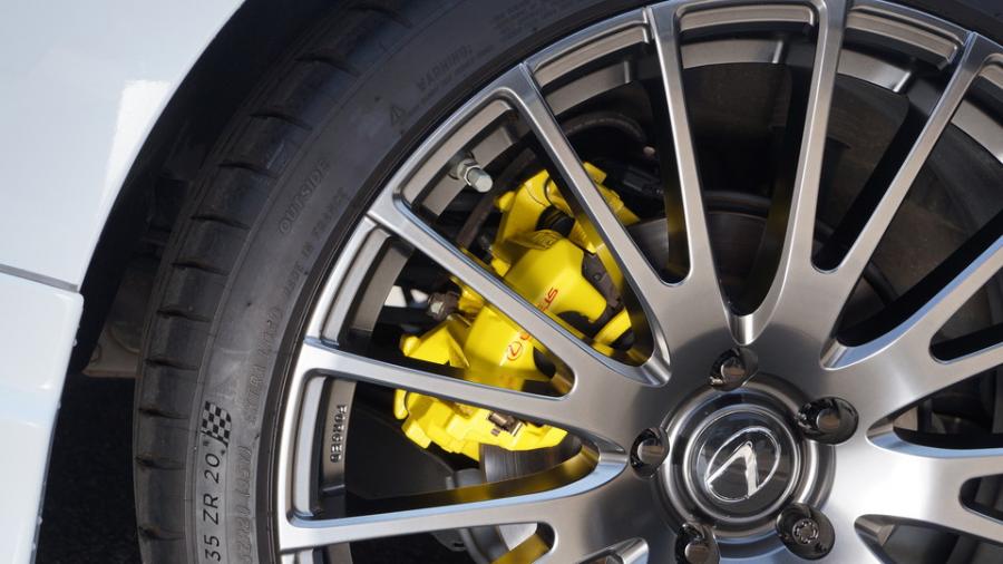 キャリパー塗装施工事例：レクサスES　キャリパー塗装COLOR:#020 hawaiian passion yellow IMG20_2349_RRPSh7_sub4.jpg