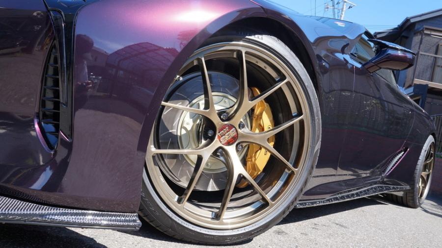 キャリパー塗装施工事例：レクサスLC　キャリパー塗装COLOR:#003 Tokyo midnight gold　ローター塗装COLOR:#008 Flash champagne gold　ローター加工Type：GALAXY IMG20_2355_xjy1a9_sub3.jpg