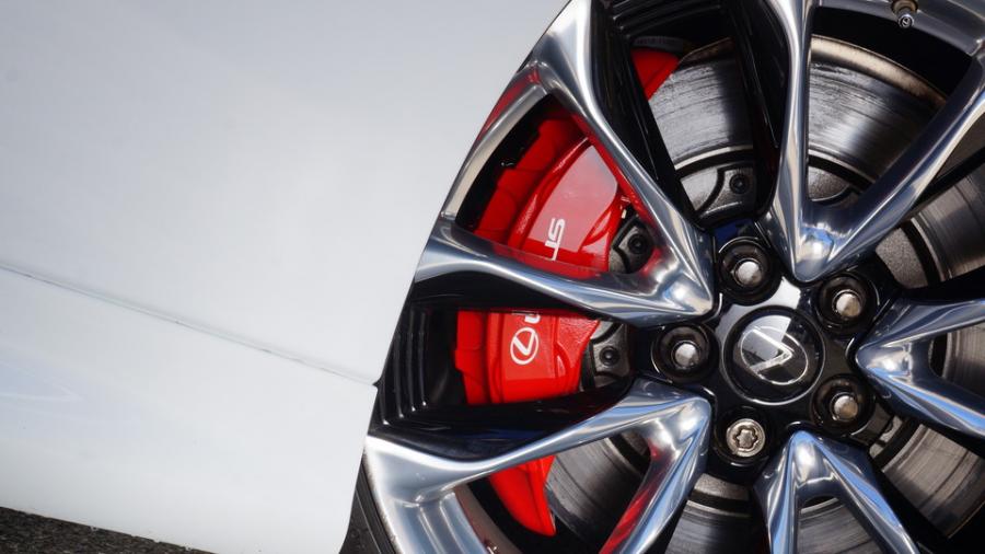 キャリパー塗装施工事例：レクサスLC　キャリパー塗装COLOR:#001 Italian losso solid　ローター塗装COLOR:#1213 Blast gun metallic matte IMG20_2359_YeDG9W_sub4.jpg