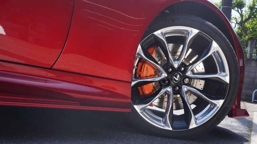 キャリパー塗装施工事例：レクサスLC　キャリパー塗装COLOR:#1110 Valencia premium orange　ローター塗装COLOR:#008 Flash champagne gold　ローター加工Type:C6S8D IMG20_2377_E1kcyy_sub6.jpg