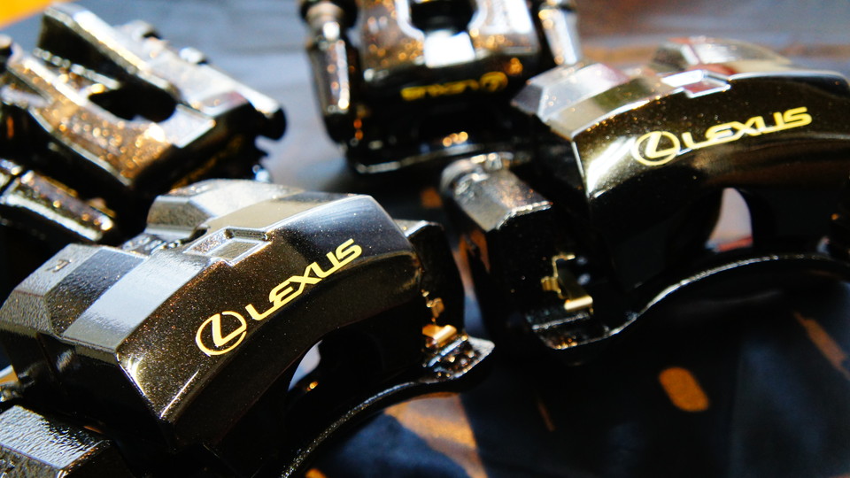 キャリパー塗装施工事例：レクサスCT純正キャリパー塗装　カラー：#009 hyper metallic black IMG20_623_v554l9_sub2.jpg