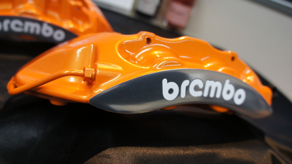 キャリパー塗装施工事例：レクサスＧＳブレンボキャリパー塗装　カラー：#098 honey of pearl orange　表面ハイポリッシュ加工 IMG20_644_QfHmm2_sub2.jpg