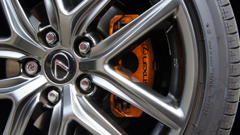 キャリパー塗装施工事例：レクサスIS300ｈ純正キャリパー塗装　カラー：#030 royal art pearl orange gold IMG20_708_KcVGf3_sub4.jpg