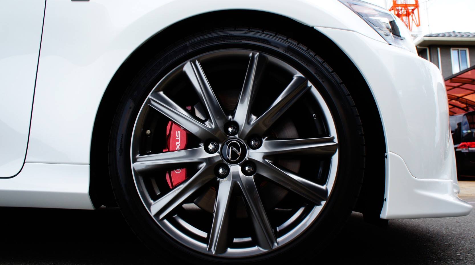 キャリパー塗装施工事例：LEXUS GS350キャリパー塗装＆LOGO＆ローター塗装★ キャリパーCOLOR：#011 royal flash candy red ローターCOLOR:#003 tokyo midnight gold IMG20_862_3mfPAg_sub5.jpg