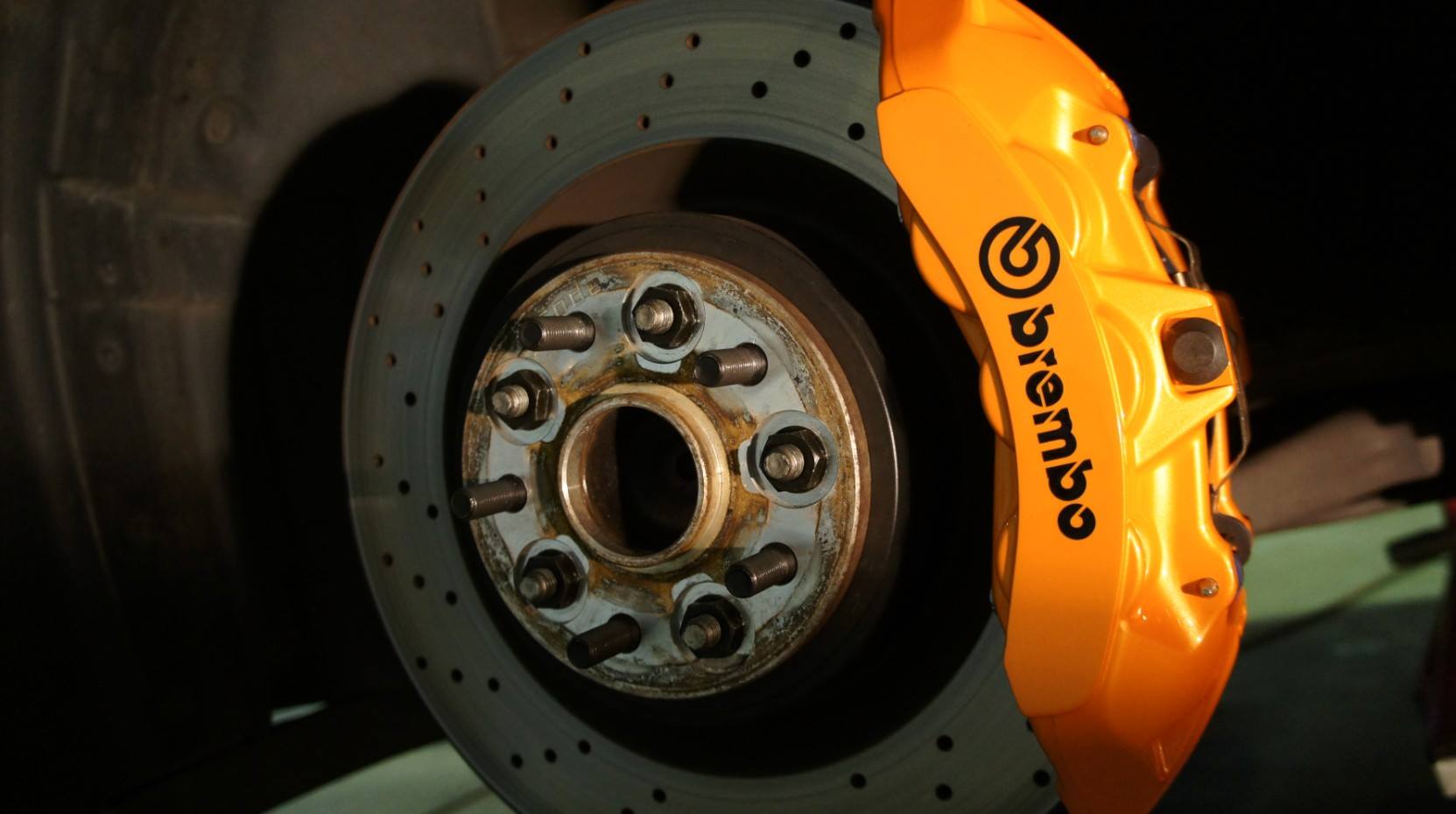 キャリパー塗装施工事例：LEXUS IS-Fキャリパー塗装COLOR：#098 honey of pearl orange IMG20_876_EJ6sYv_sub1.jpg