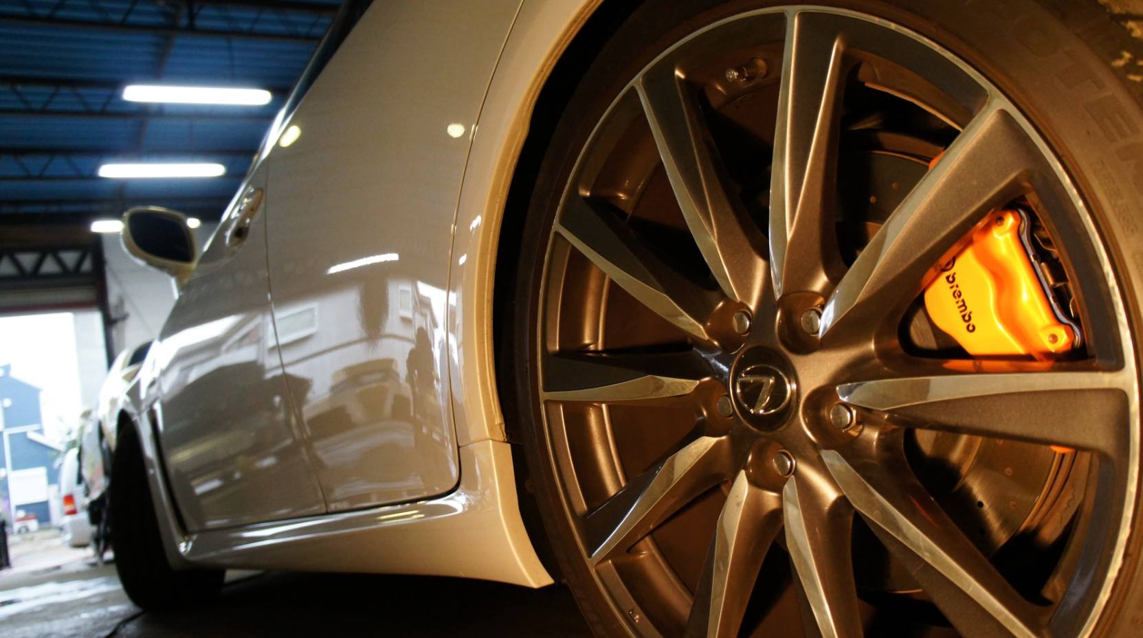 キャリパー塗装施工事例：LEXUS IS-Fキャリパー塗装COLOR：#098 honey of pearl orange IMG20_876_EJ6sYv_sub6.jpg