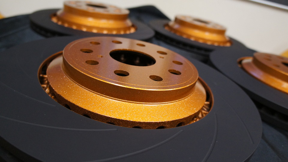 キャリパー塗装施工事例：レクサスLS純正キャリパー塗装・ローター塗装 COLOR:調色にてオリジナルゴールド＆ハイポリッシュ加工・ローター加工Type：C12S IMG20_915_nLIyhK_sub3.jpg