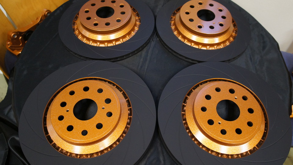 キャリパー塗装施工事例：レクサスLS純正キャリパー塗装・ローター塗装 COLOR:調色にてオリジナルゴールド＆ハイポリッシュ加工・ローター加工Type：C12S IMG20_915_nLIyhK_sub4.jpg