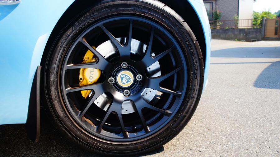 キャリパー塗装施工事例：ロータスエリーゼ　キャリパー塗装＆ローター塗装　ＣＯＬＯＲ：オリジナルイエロー＆#1114 Deep coal black matte IMG22_1617_RTwgaZ_sub3.jpg