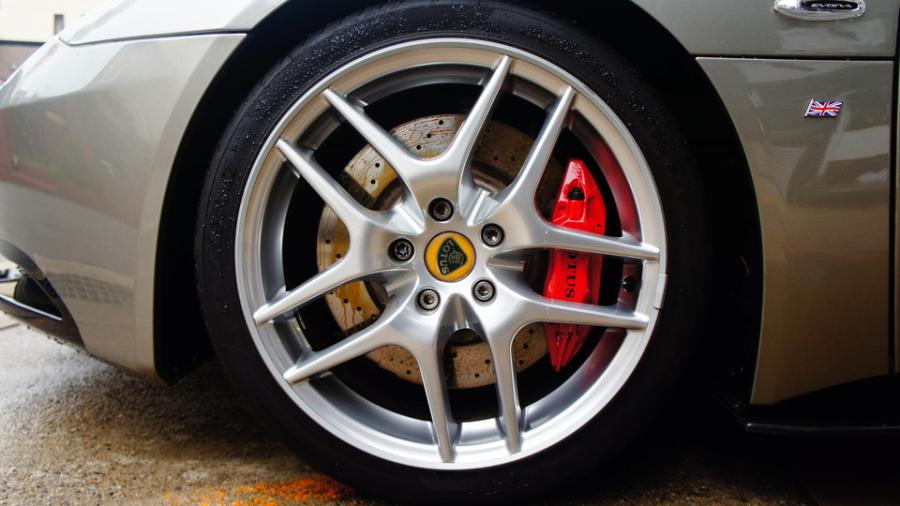 キャリパー塗装施工事例：ロータスエボーラ　キャリパー塗装　COLOR:#001 Italian losso solid、ローター加工Type:DDS IMG22_1627_Fztdex_sub2.jpg