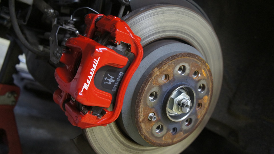 キャリパー塗装施工事例：マセラティギブリ純正キャリパー塗装　COLOR：#001 Italian losso solid IMG23_1139_W6KGo2_sub1.jpg