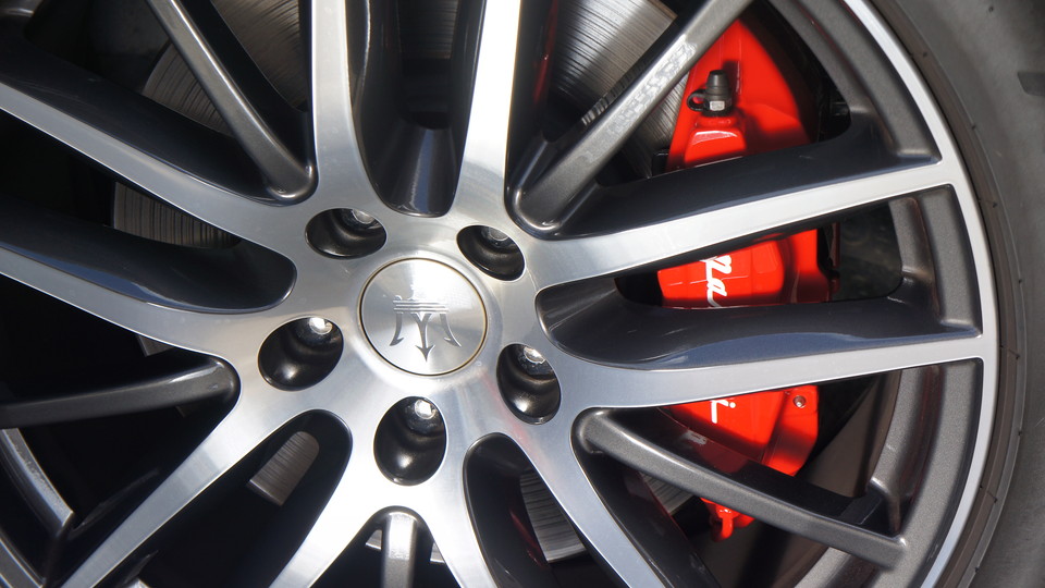 キャリパー塗装施工事例：マセラティギブリ純正キャリパー塗装　COLOR：#001 Italian losso solid IMG23_1139_W6KGo2_sub4.jpg