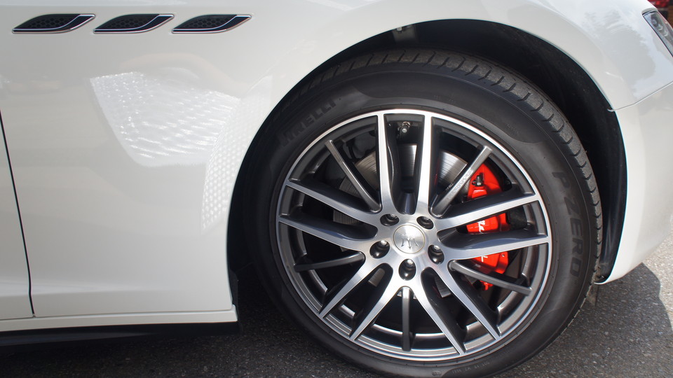 キャリパー塗装施工事例：マセラティギブリ純正キャリパー塗装　COLOR：#001 Italian losso solid IMG23_1139_W6KGo2_sub5.jpg