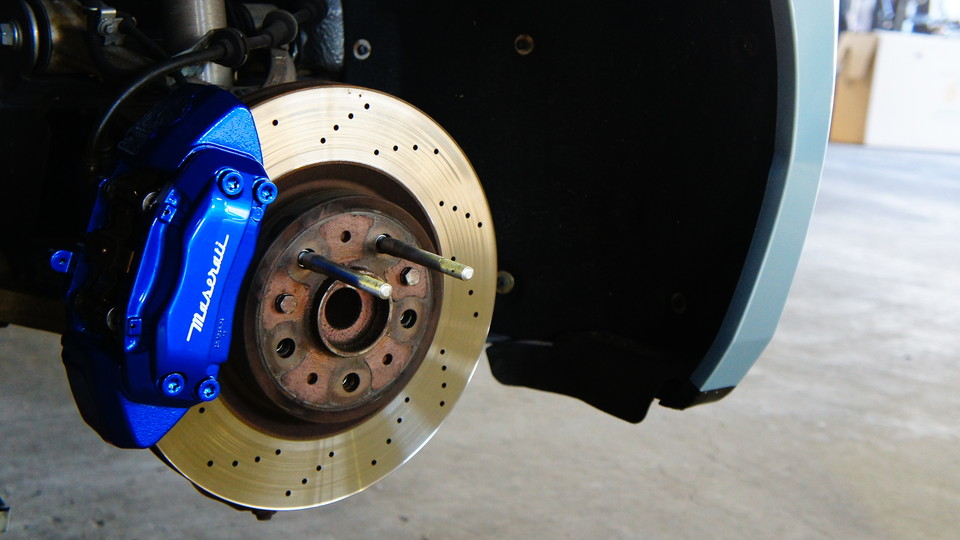 キャリパー塗装施工事例：マセラティGR純正キャリパー塗装　COLOR：＃1115deep marine blue IMG23_1252_lag86z_sub1.jpg