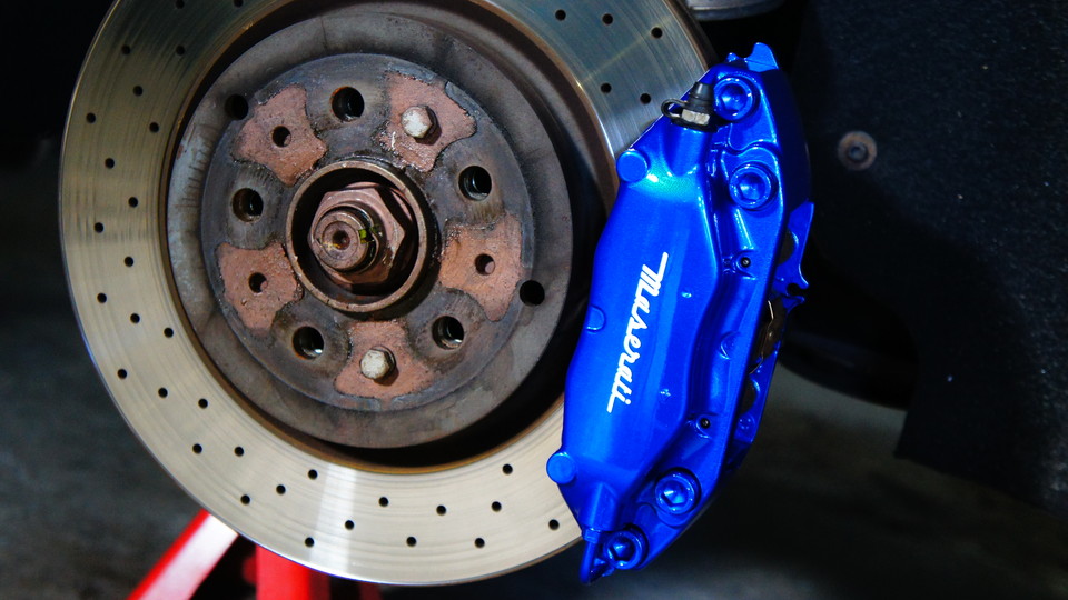 キャリパー塗装施工事例：マセラティGR純正キャリパー塗装　COLOR：＃1115deep marine blue IMG23_1252_lag86z_sub2.jpg