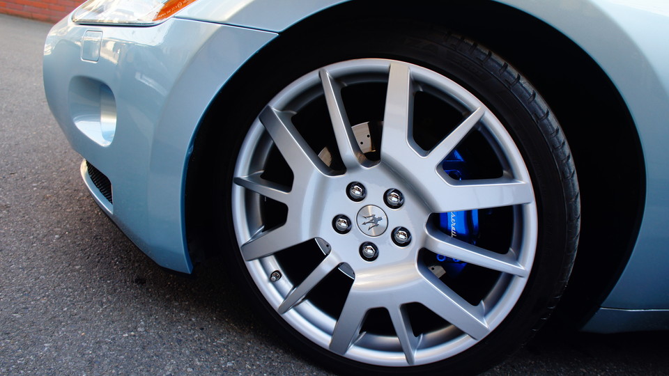 キャリパー塗装施工事例：マセラティGR純正キャリパー塗装　COLOR：＃1115deep marine blue IMG23_1252_lag86z_sub7.jpg