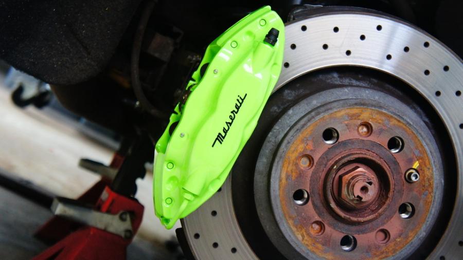 キャリパー塗装施工事例：マセラティ・ギブリ　キャリパー塗装　COLOR:#1103 Dazzling clearly green IMG23_1639_bk2iKK_sub1.jpg