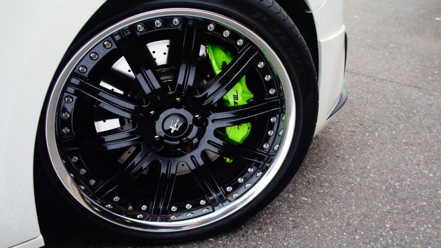 キャリパー塗装施工事例：マセラティ・ギブリ　キャリパー塗装　COLOR:#1103 Dazzling clearly green IMG23_1639_bk2iKK_sub3.jpg