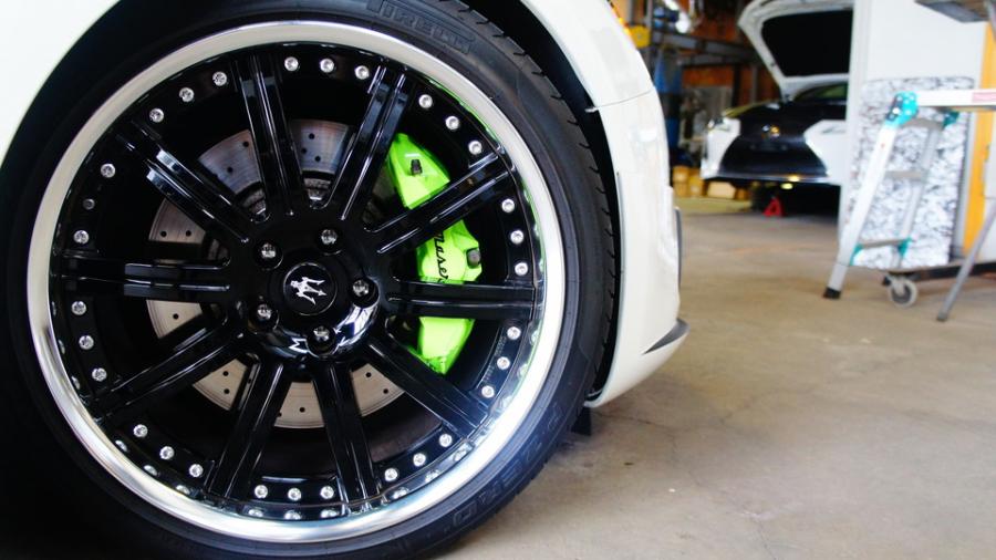 キャリパー塗装施工事例：マセラティ・ギブリ　キャリパー塗装　COLOR:#1103 Dazzling clearly green IMG23_1639_bk2iKK_sub9.jpg