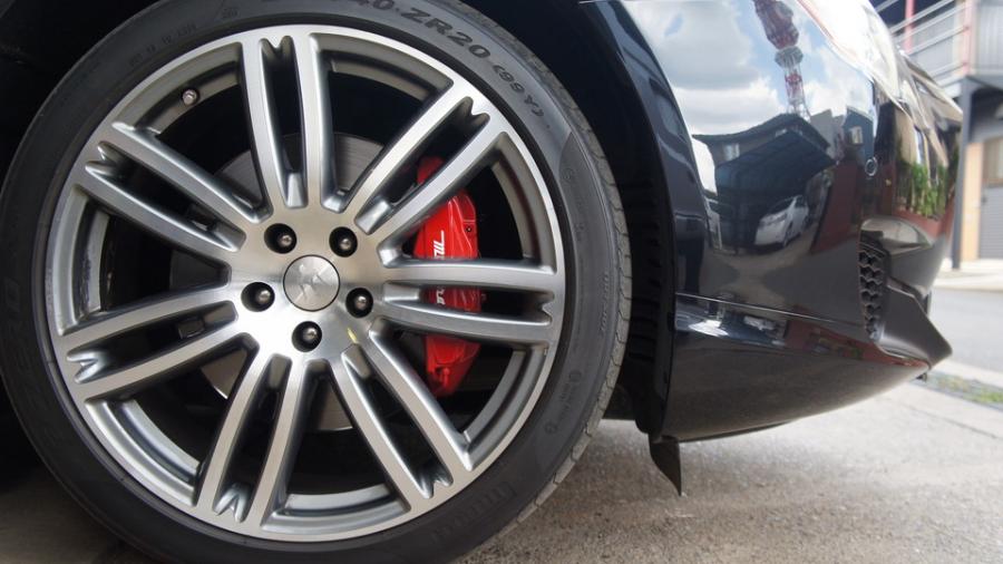 キャリパー塗装施工事例：マセラティクワトロポルテ　キャリパー塗装　COLOR:#001 Italian losso solid IMG23_1778_7U1XrJ_sub8.jpg