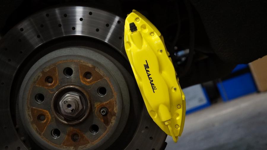 キャリパー塗装施工事例：マセラティギブリ　キャリパー塗装COLOR:#020 hawaiian passion yellow IMG23_2210_6hk23r_sub2.jpg