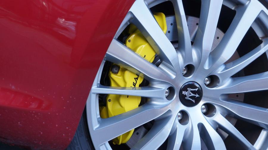 キャリパー塗装施工事例：マセラティギブリ　キャリパー塗装COLOR:#020 hawaiian passion yellow IMG23_2210_6hk23r_sub4.jpg