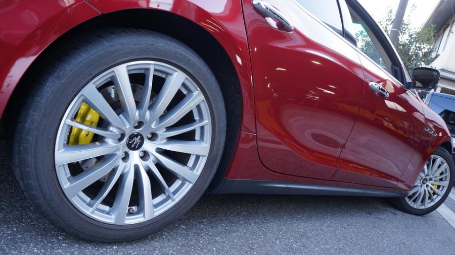 キャリパー塗装施工事例：マセラティギブリ　キャリパー塗装COLOR:#020 hawaiian passion yellow IMG23_2210_6hk23r_sub6.jpg