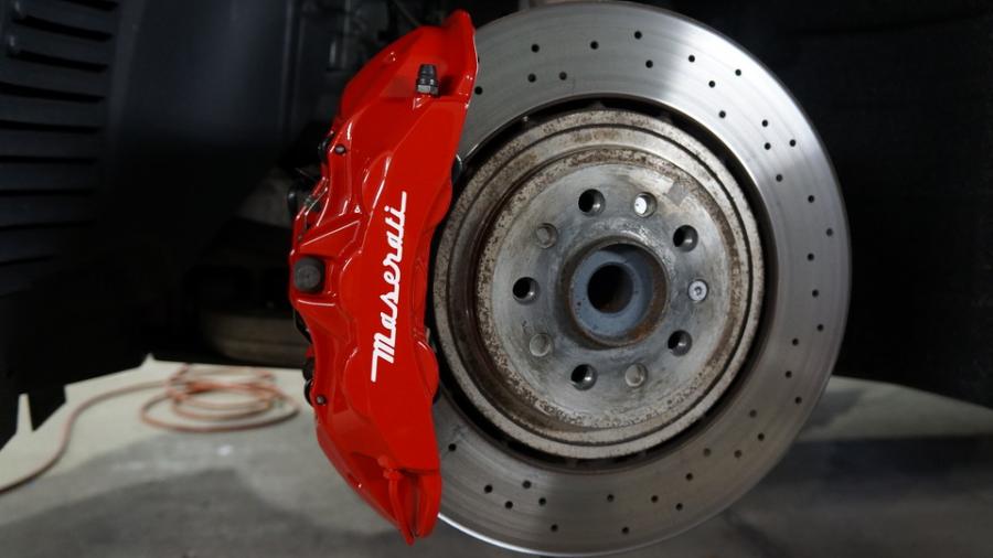 キャリパー塗装施工事例：マセラティギブリ　キャリパー塗装COLOR:#001 Italian losso solid IMG23_2362_JiR6rN_sub1.jpg