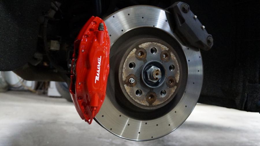 キャリパー塗装施工事例：マセラティギブリ　キャリパー塗装COLOR:#001 Italian losso solid IMG23_2362_JiR6rN_sub2.jpg