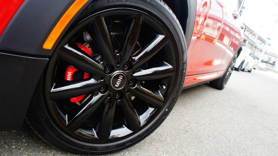 キャリパー塗装施工事例：BMW MINIクーパーS　キャリパー塗装＆ローター加工　COLOR：#001 Italian losso solid　加工Type:DS4 IMG24_1436_QWAfze_sub7.jpg