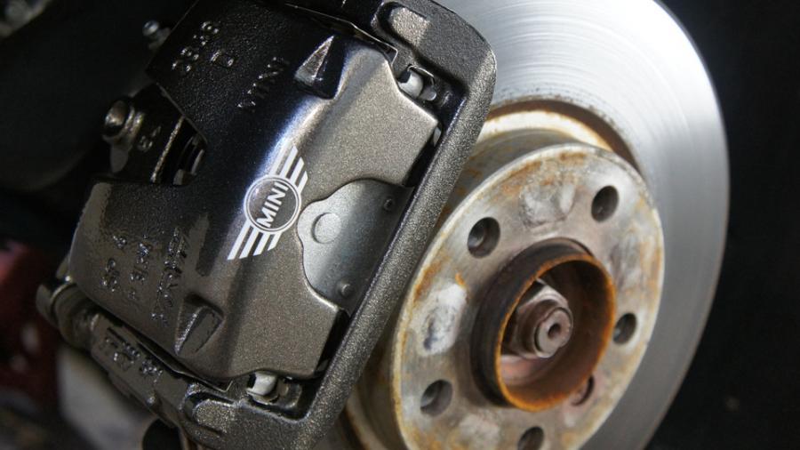 キャリパー塗装施工事例：MINI PACEMAN　キャリパー塗装COLOR:#004 Blast light gray metalic IMG24_2029_ZKNm54_sub1.jpg