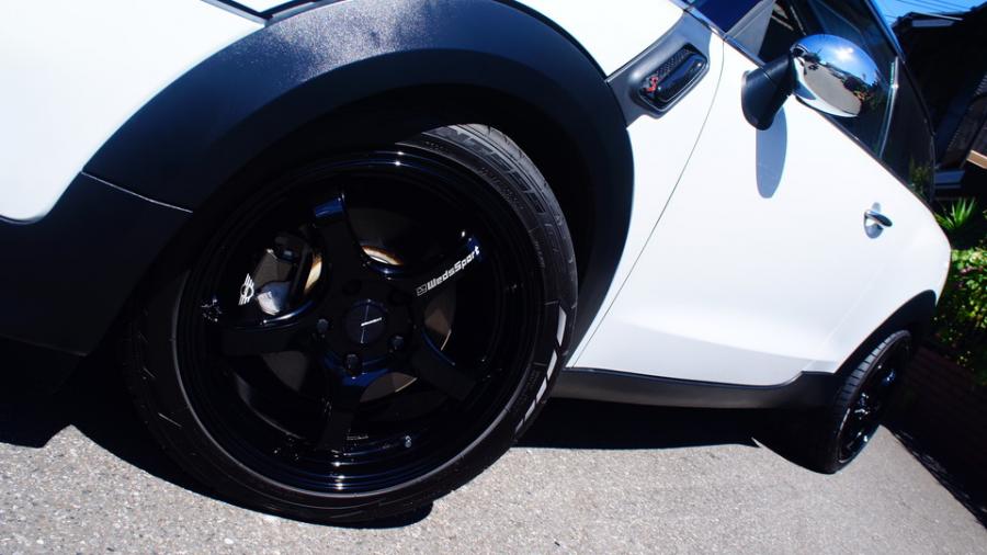 キャリパー塗装施工事例：MINI PACEMAN　キャリパー塗装COLOR:#004 Blast light gray metalic IMG24_2029_ZKNm54_sub4.jpg