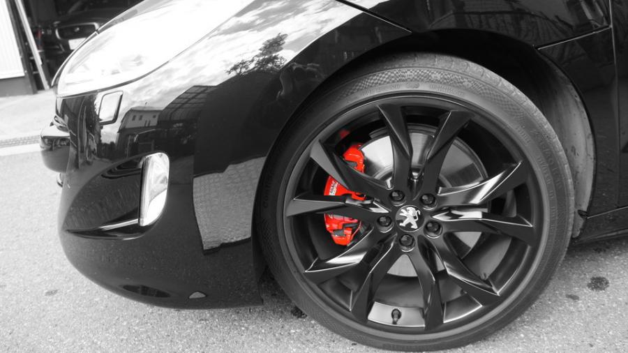 キャリパー塗装施工事例：プジョーRCZ　キャリパー塗装　COLOR:#001 Italian losso solid IMG27_1481_fVBA9z_sub8.jpg