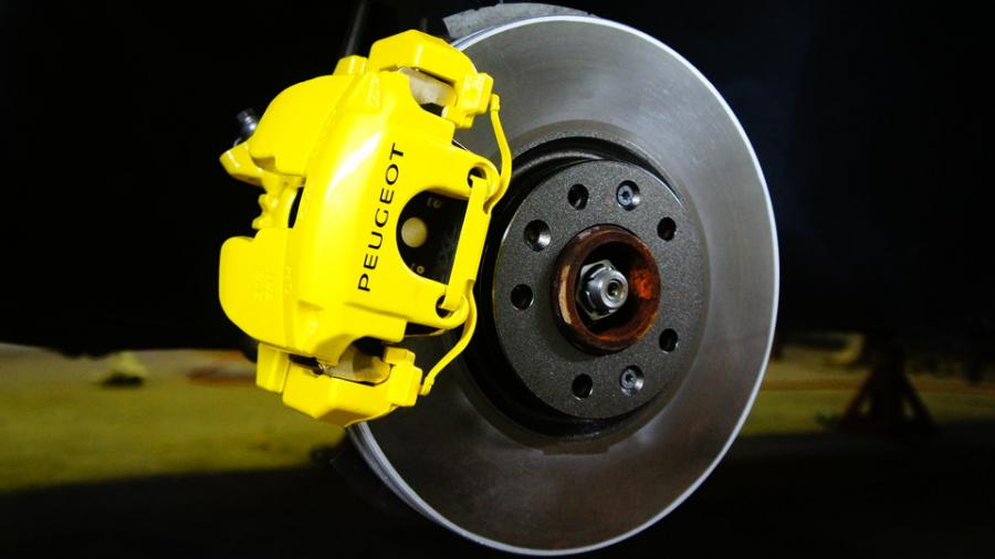 キャリパー塗装施工事例：プジョー3008GT　キャリパー塗装＆ローター塗装　COLOR:#020 hawaiian passion yellow＆#004 Blast light gray metalic IMG27_1801_XhHj38_sub1.jpg