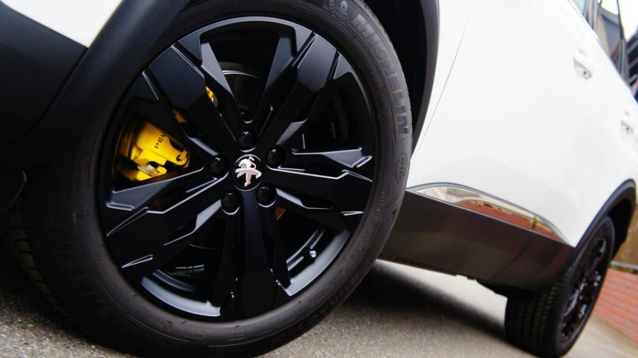 キャリパー塗装施工事例：プジョー3008GT　キャリパー塗装＆ローター塗装　COLOR:#020 hawaiian passion yellow＆#004 Blast light gray metalic IMG27_1801_XhHj38_sub4.jpg