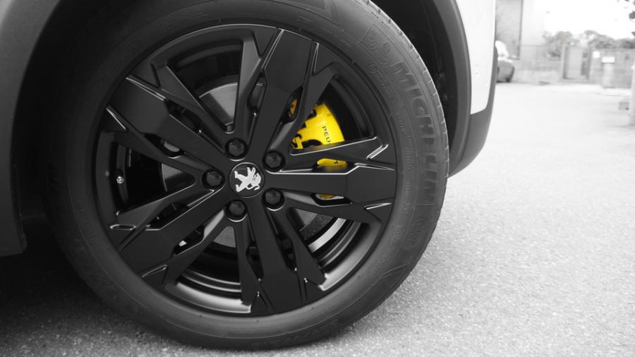 キャリパー塗装施工事例：プジョー3008GT　キャリパー塗装＆ローター塗装　COLOR:#020 hawaiian passion yellow＆#004 Blast light gray metalic IMG27_1801_XhHj38_sub8.jpg